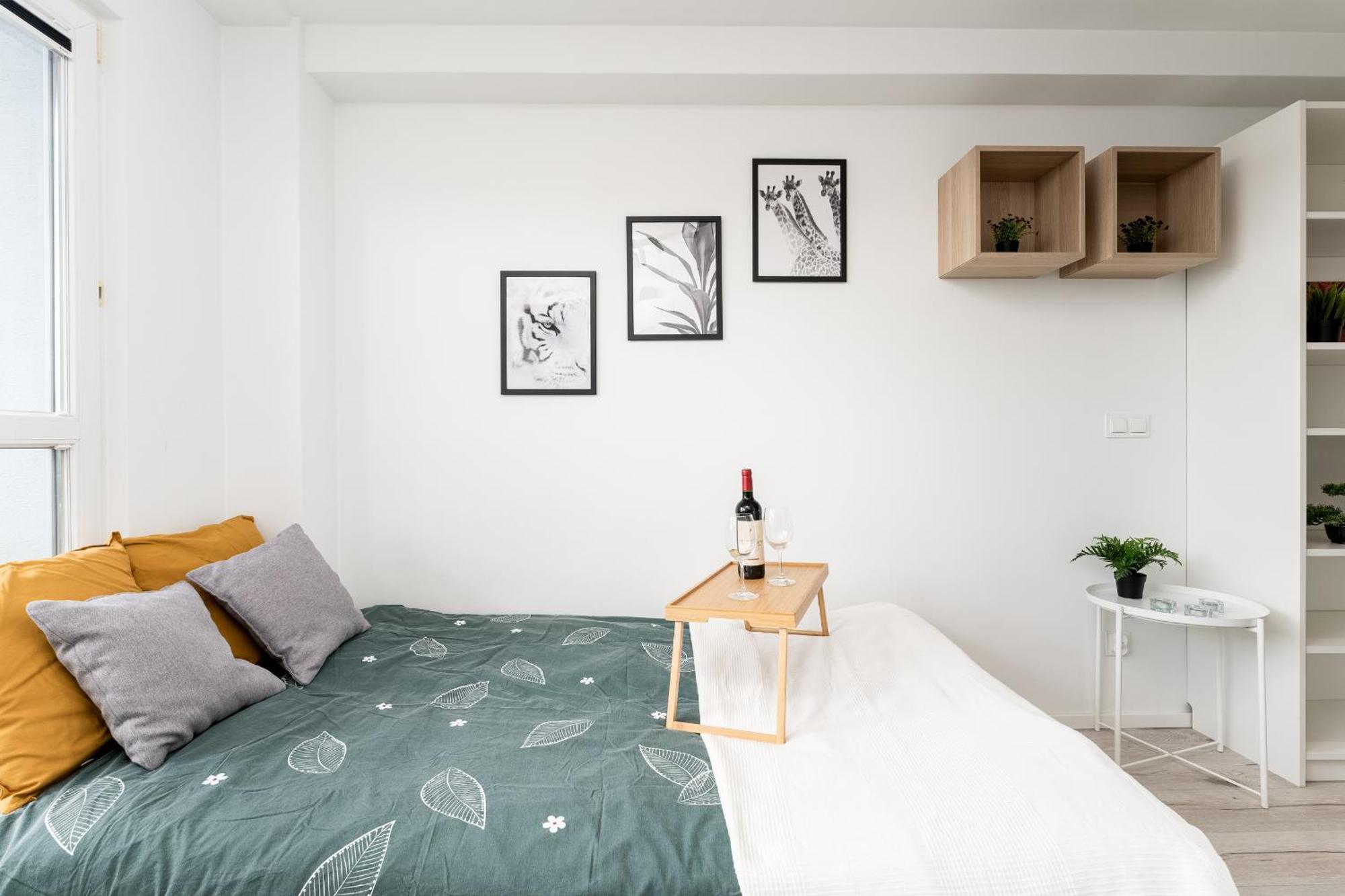 Czarnowiejska Mini Studio With Loggia Krakow Bagian luar foto